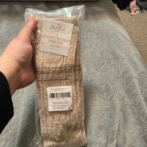 Pudus Sweater Socks